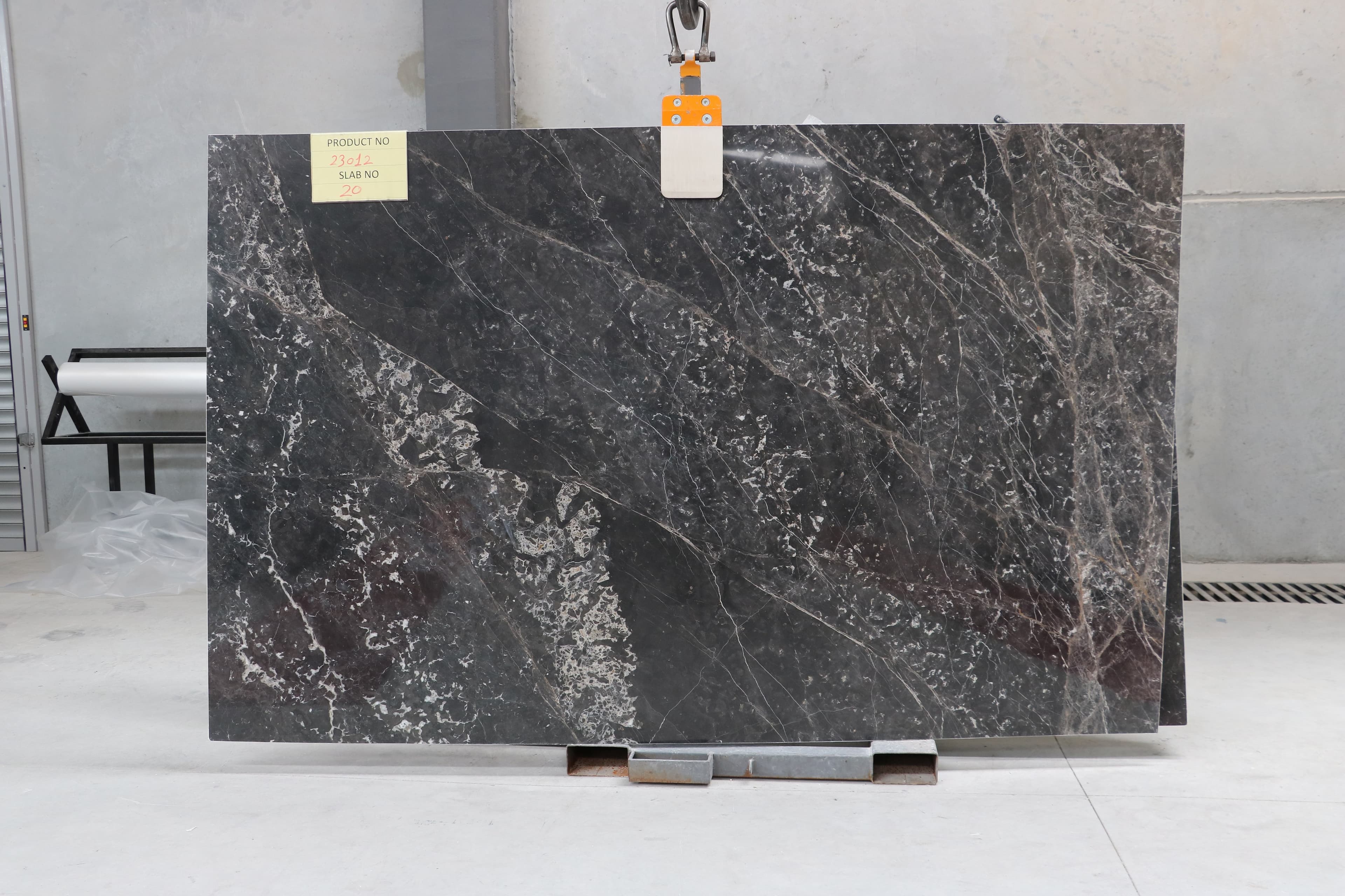 Darius Black Marble · Select
