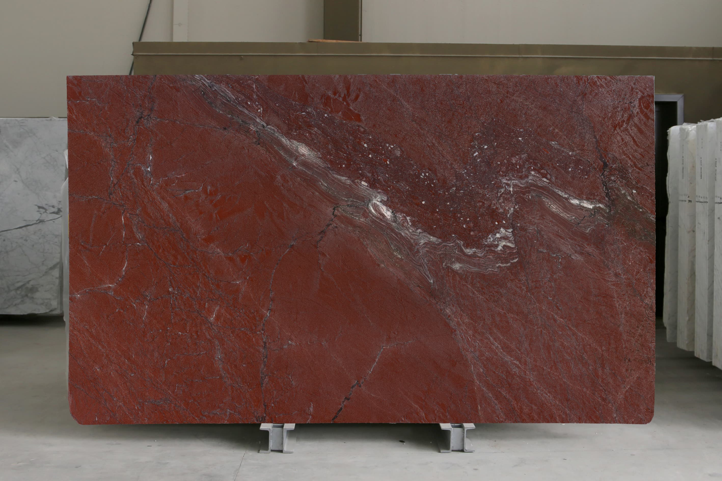 Rosso Laguna · Select