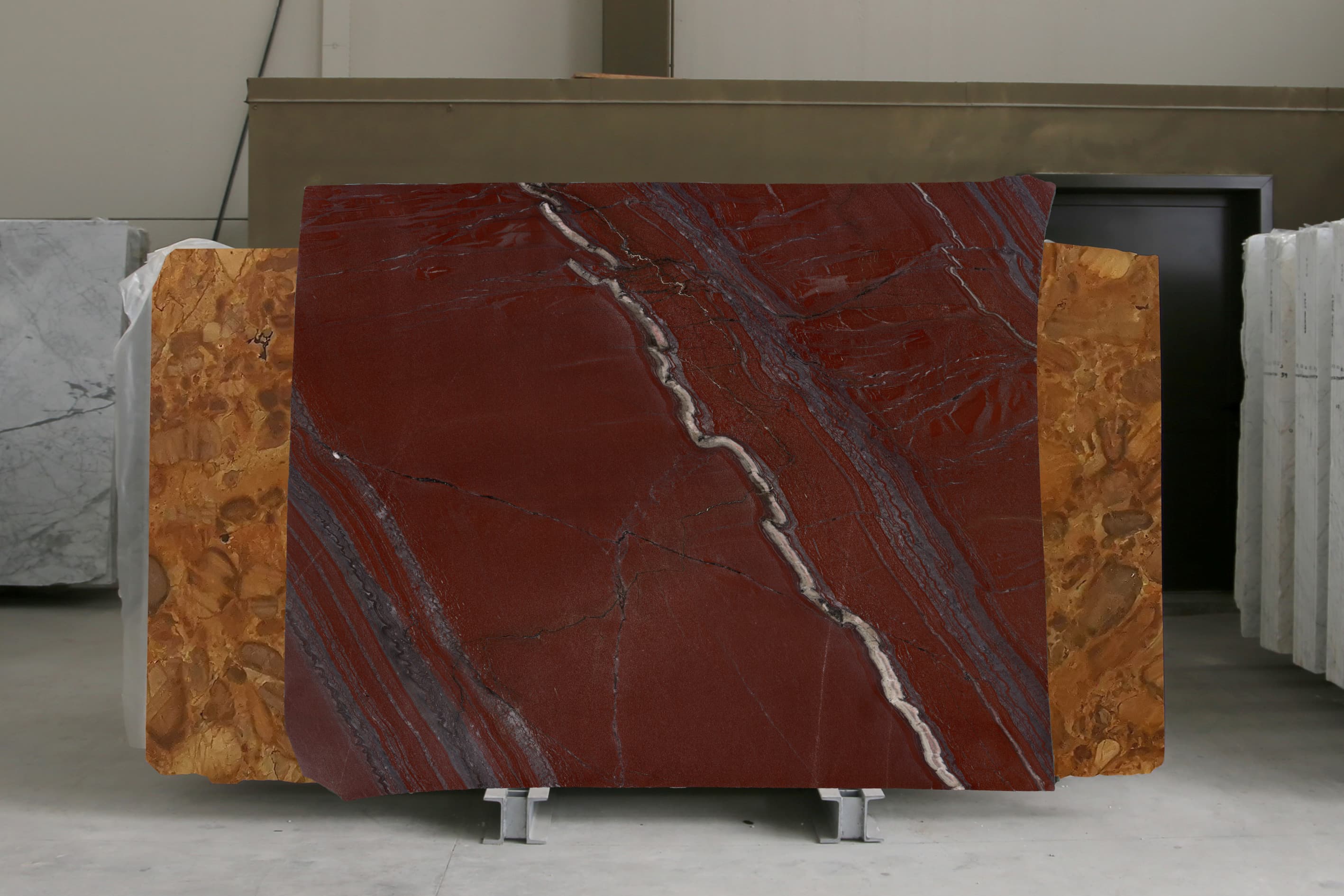 Rosso Laguna · Select