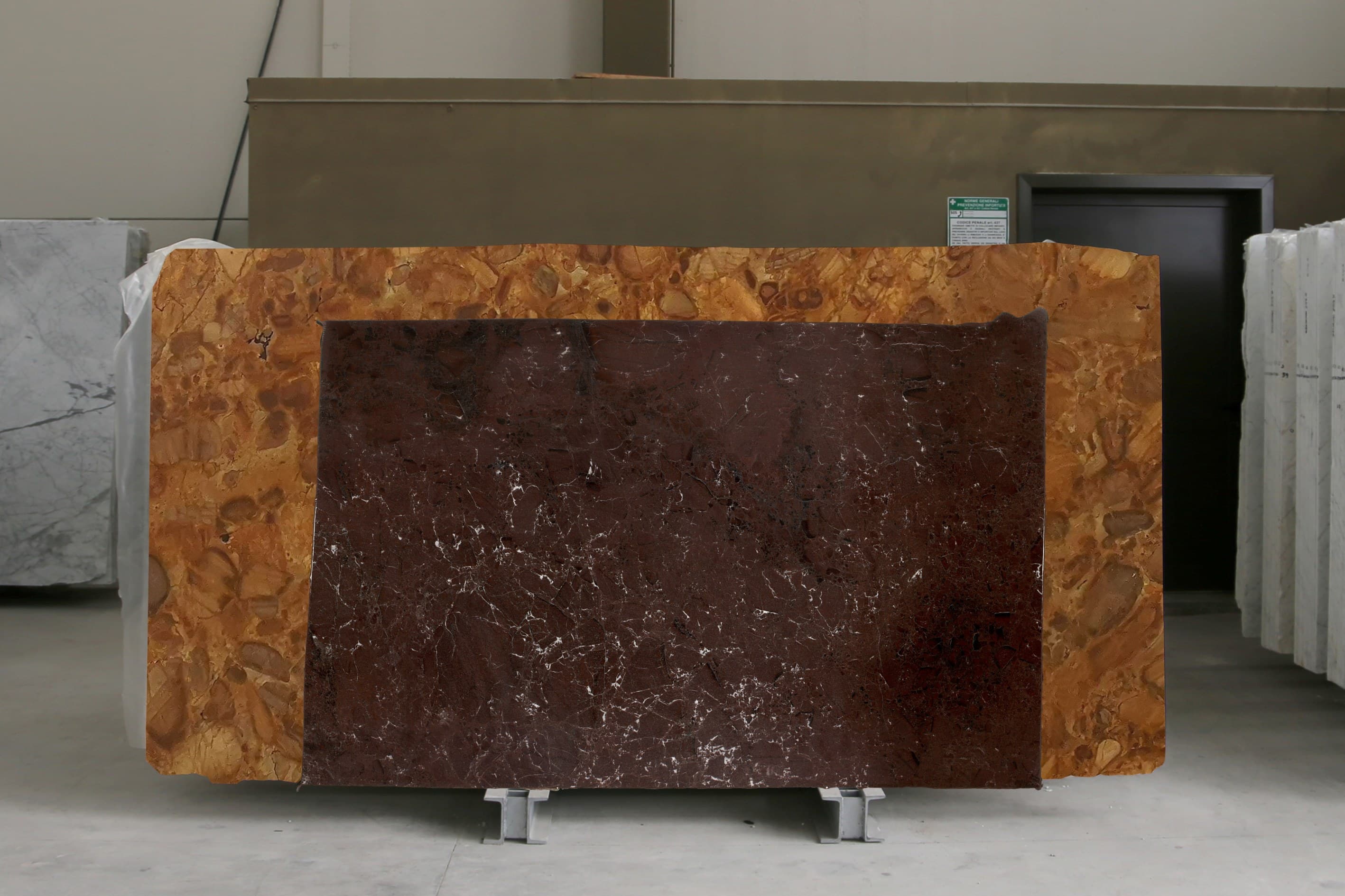 Rosso Levanto · Select · 140×223×2 cm