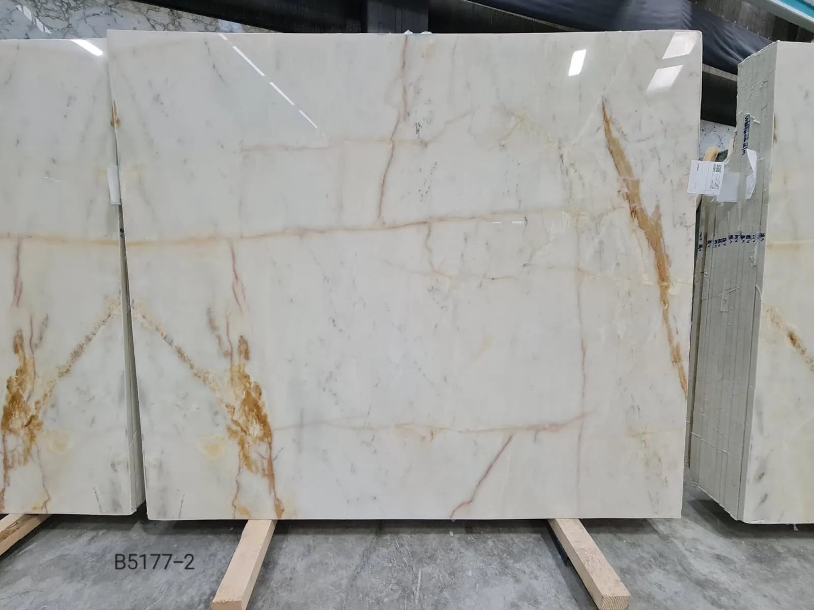 Calacatta Amber · Select