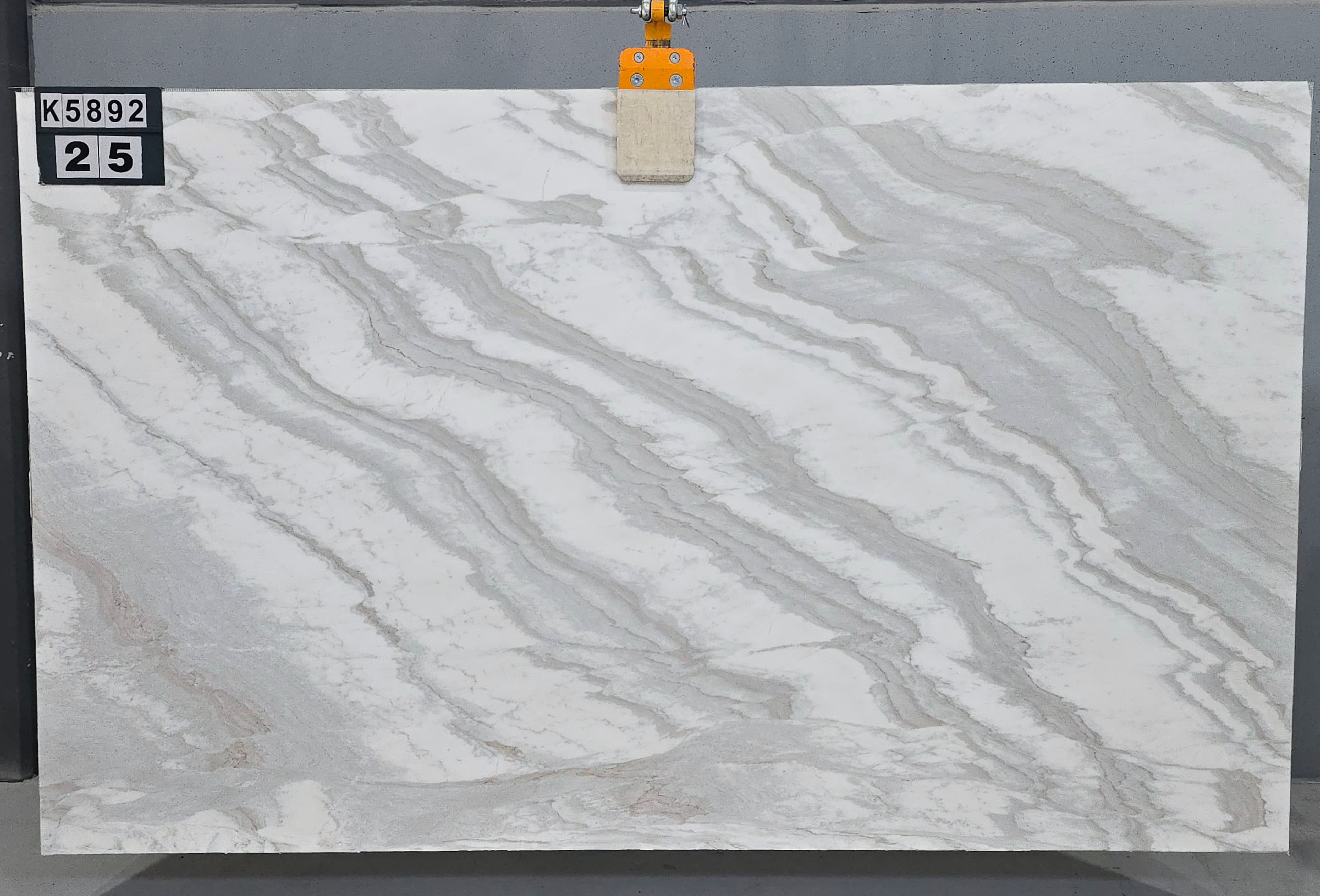 Calacatta Wave · Select