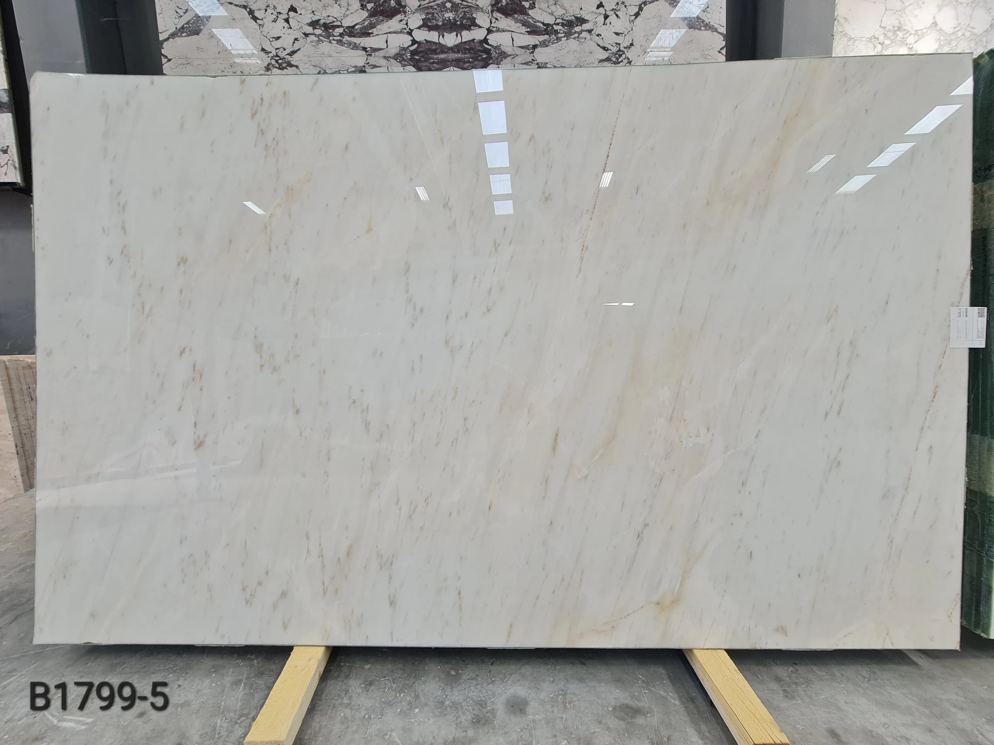 Calacatta Amber · Select