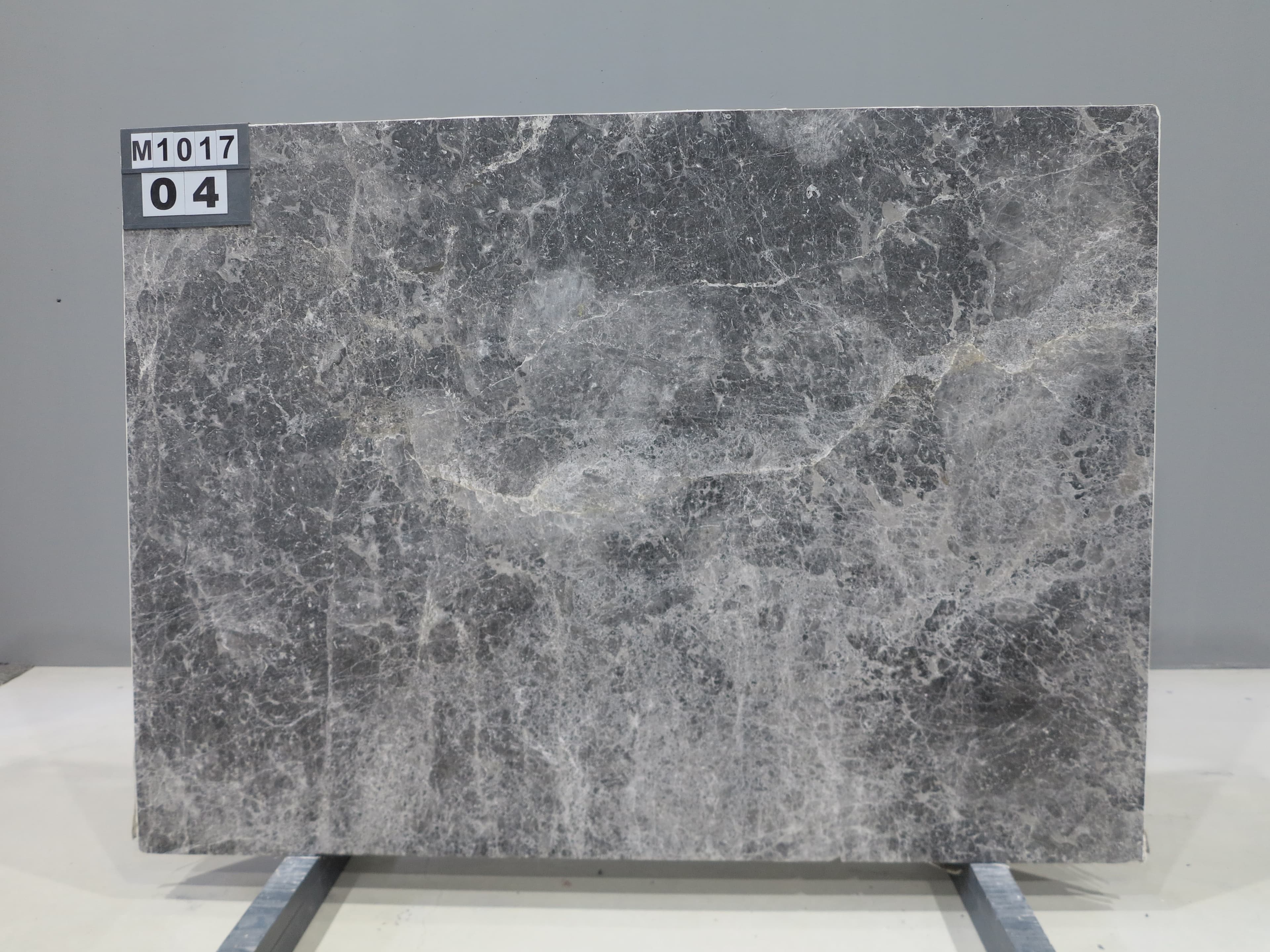 Tundra Grey Medium · Select