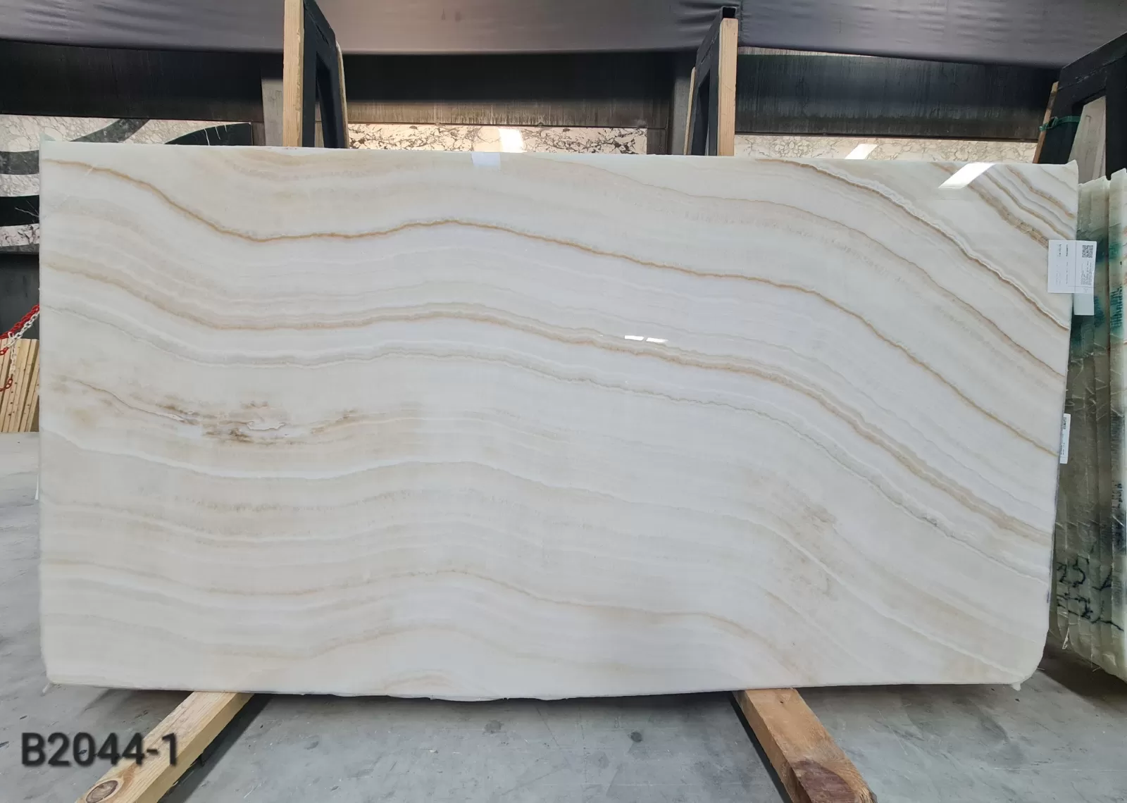 White Onyx · Select