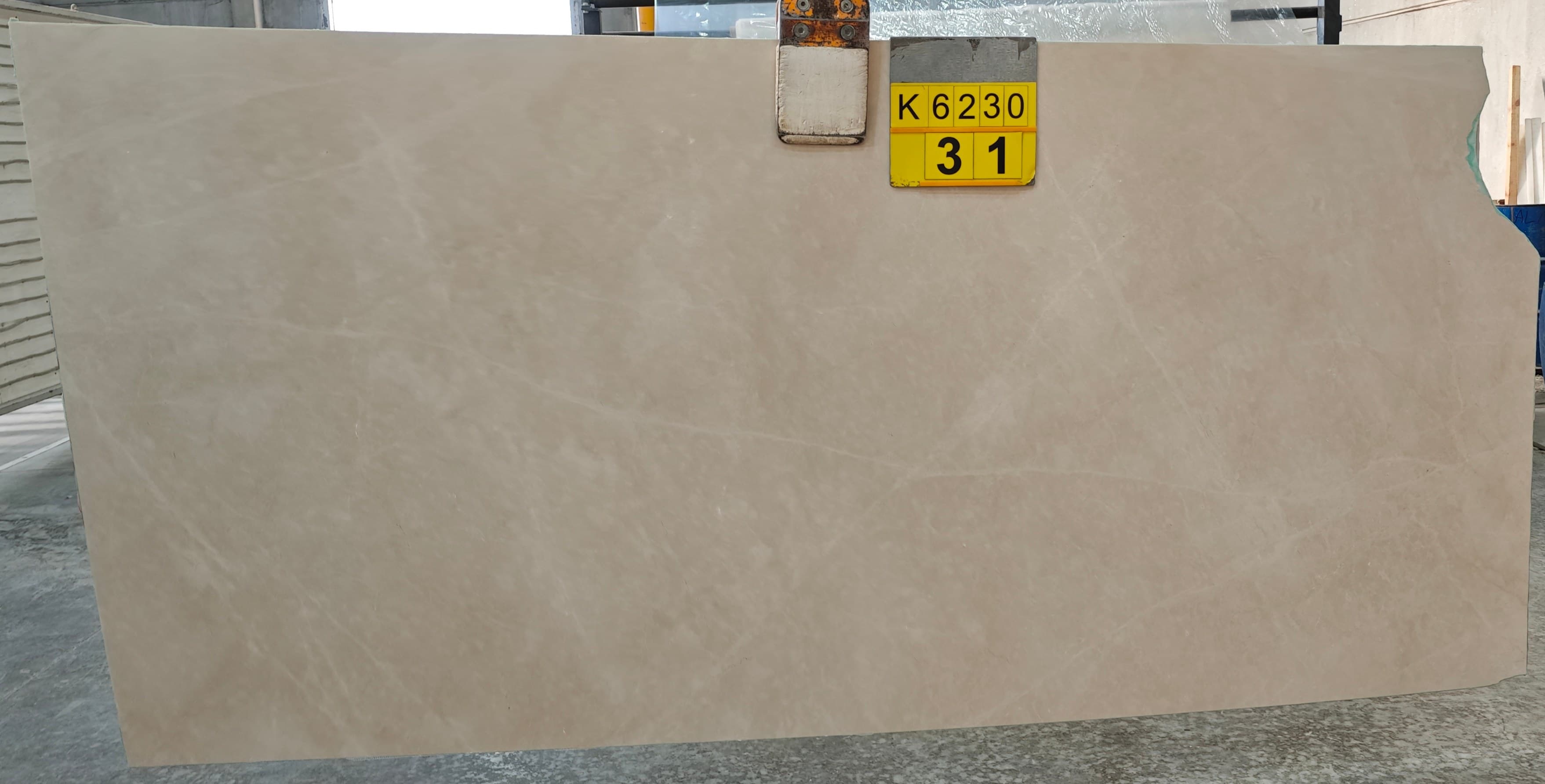 Crema Uno · Select