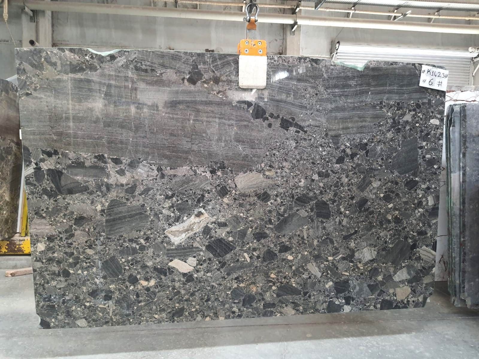 Breccia · Select