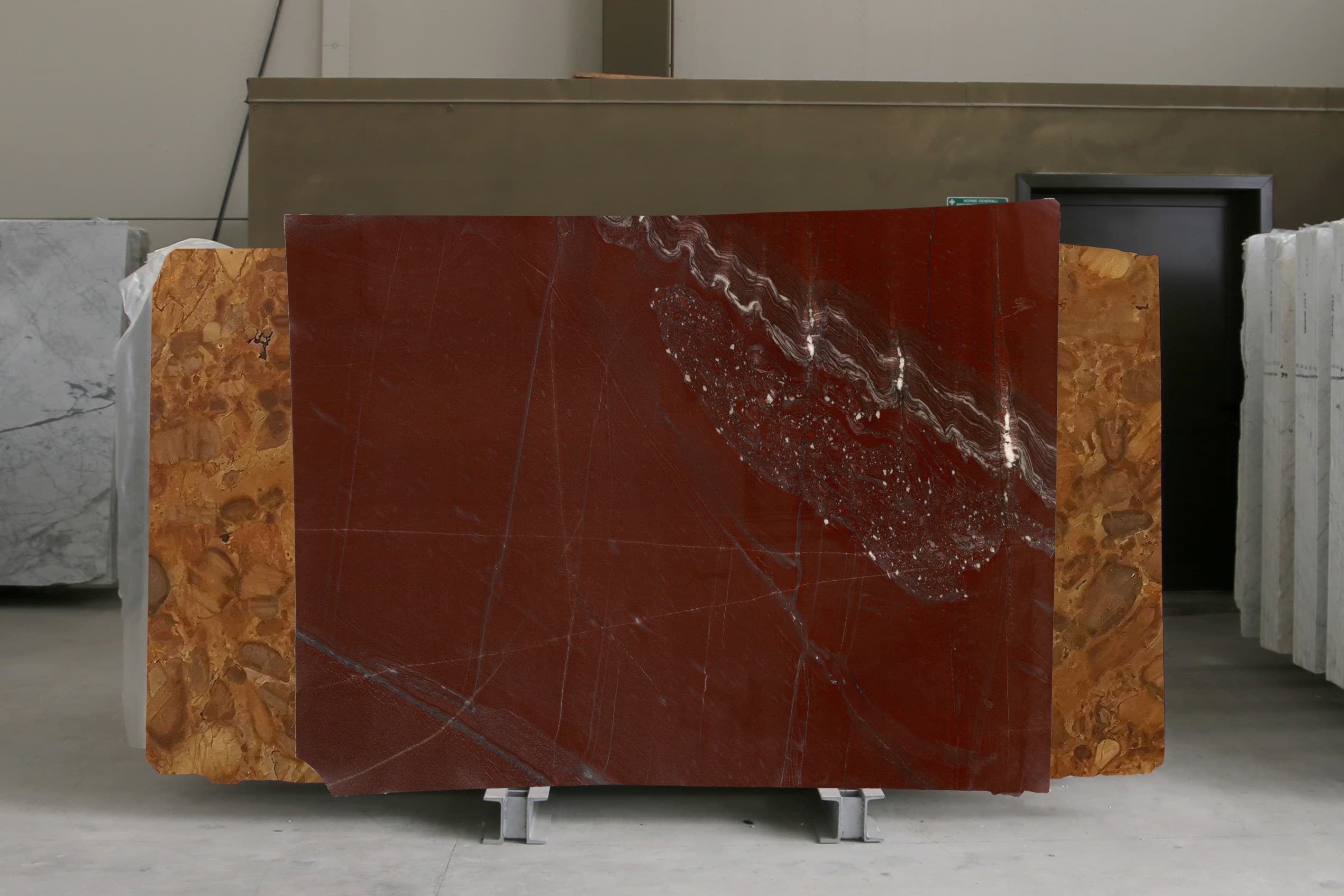 Rosso Laguna · Select