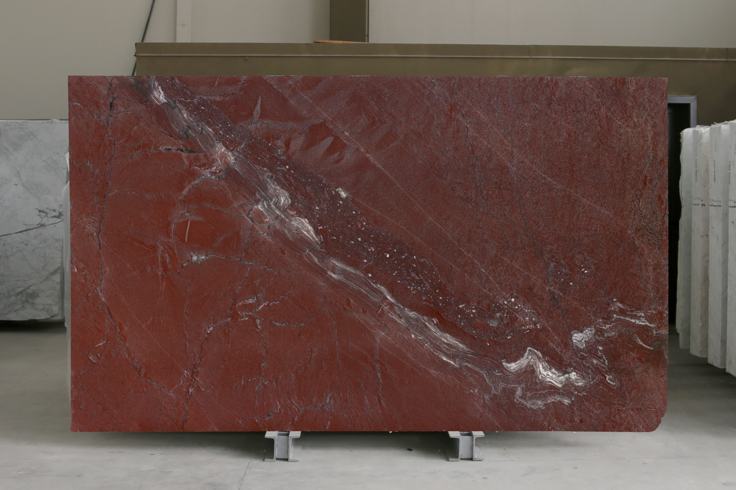 Rosso Laguna · Select
