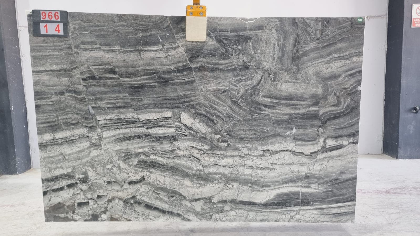 Grigio Superiore · Select