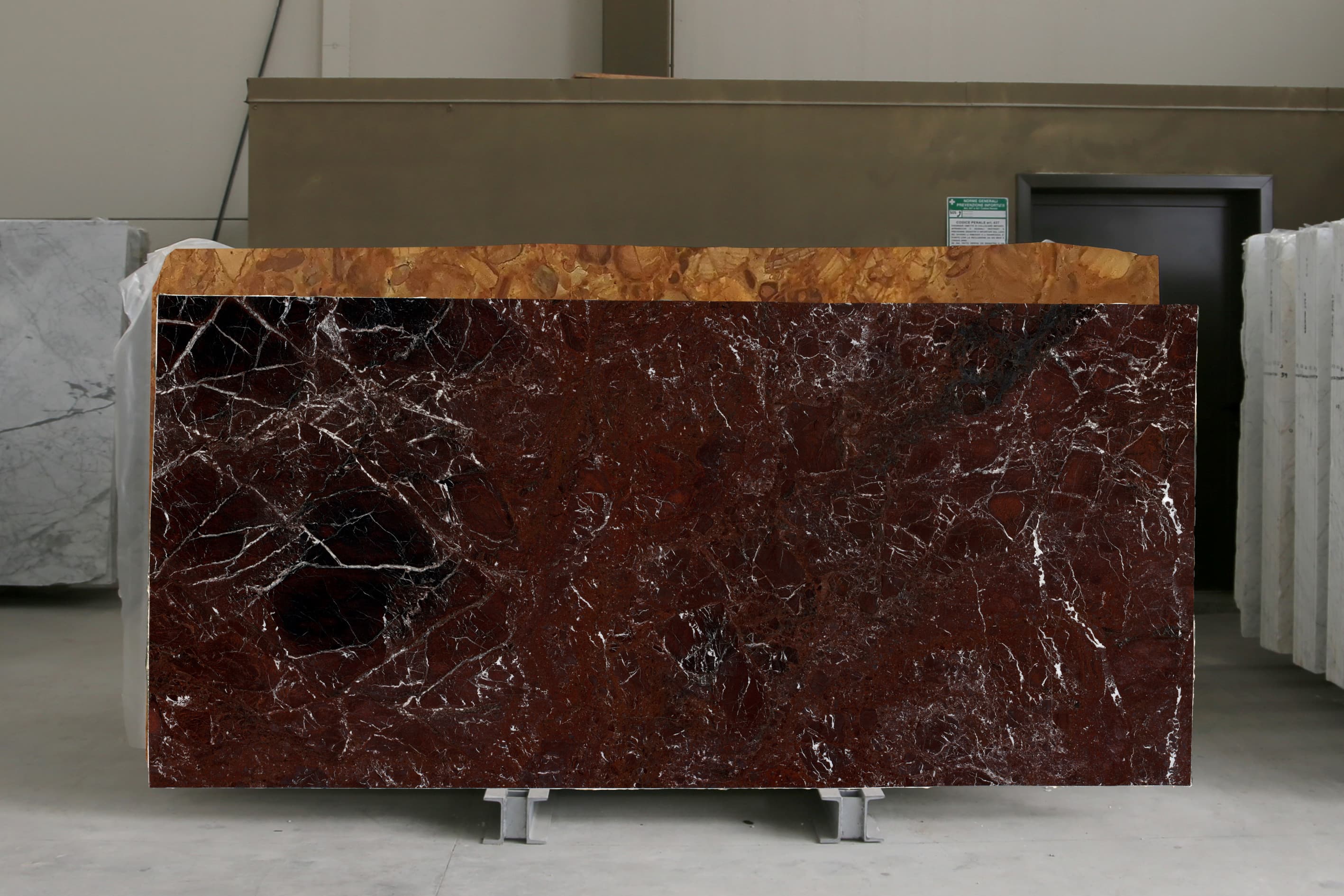 Rosso Levanto · Select · 145×320×2 cm