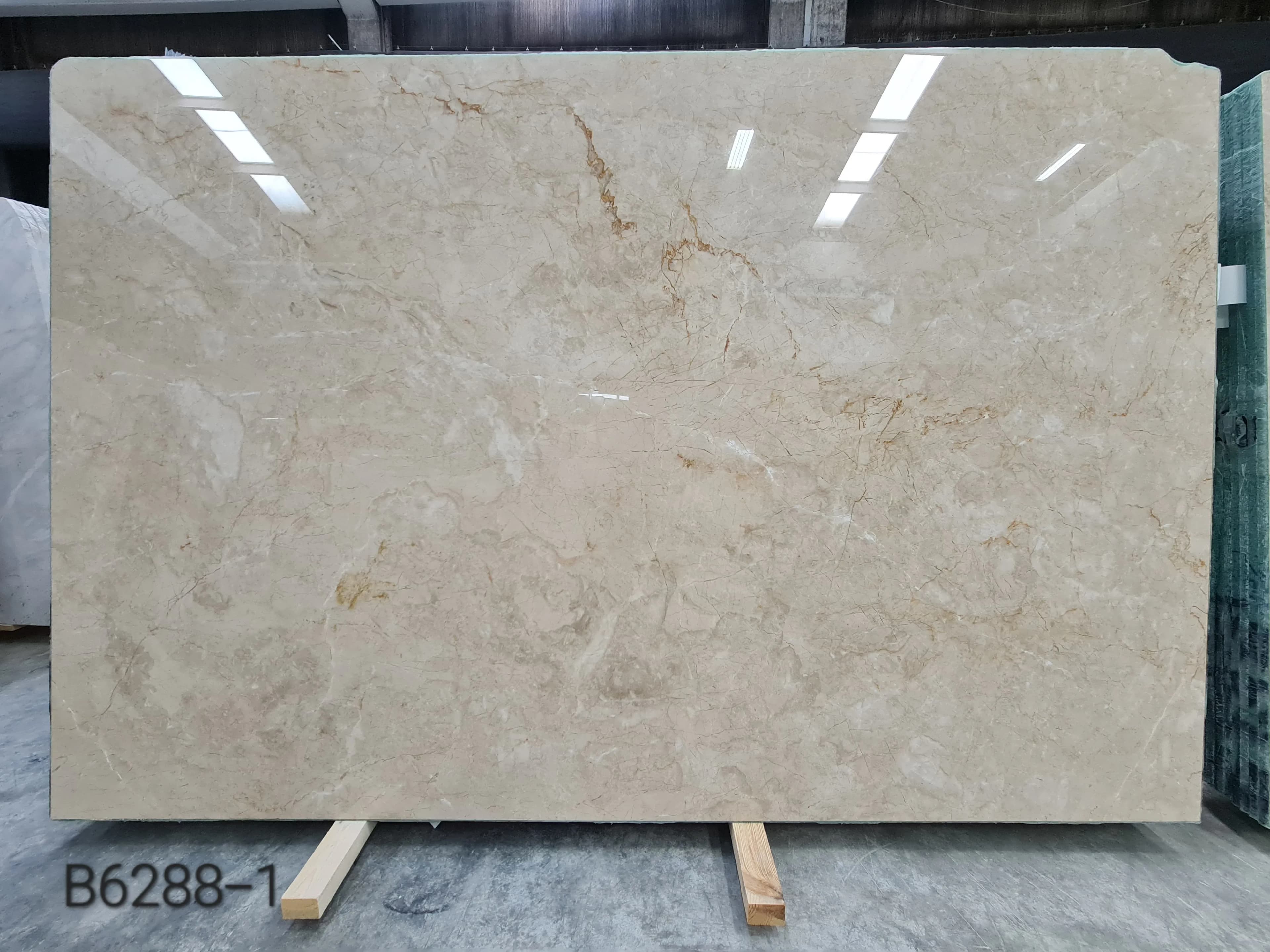 Bursa Beige · Select