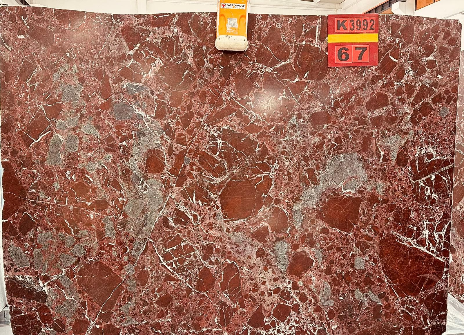 Rosso Levanto · Select · 192×267×2 cm