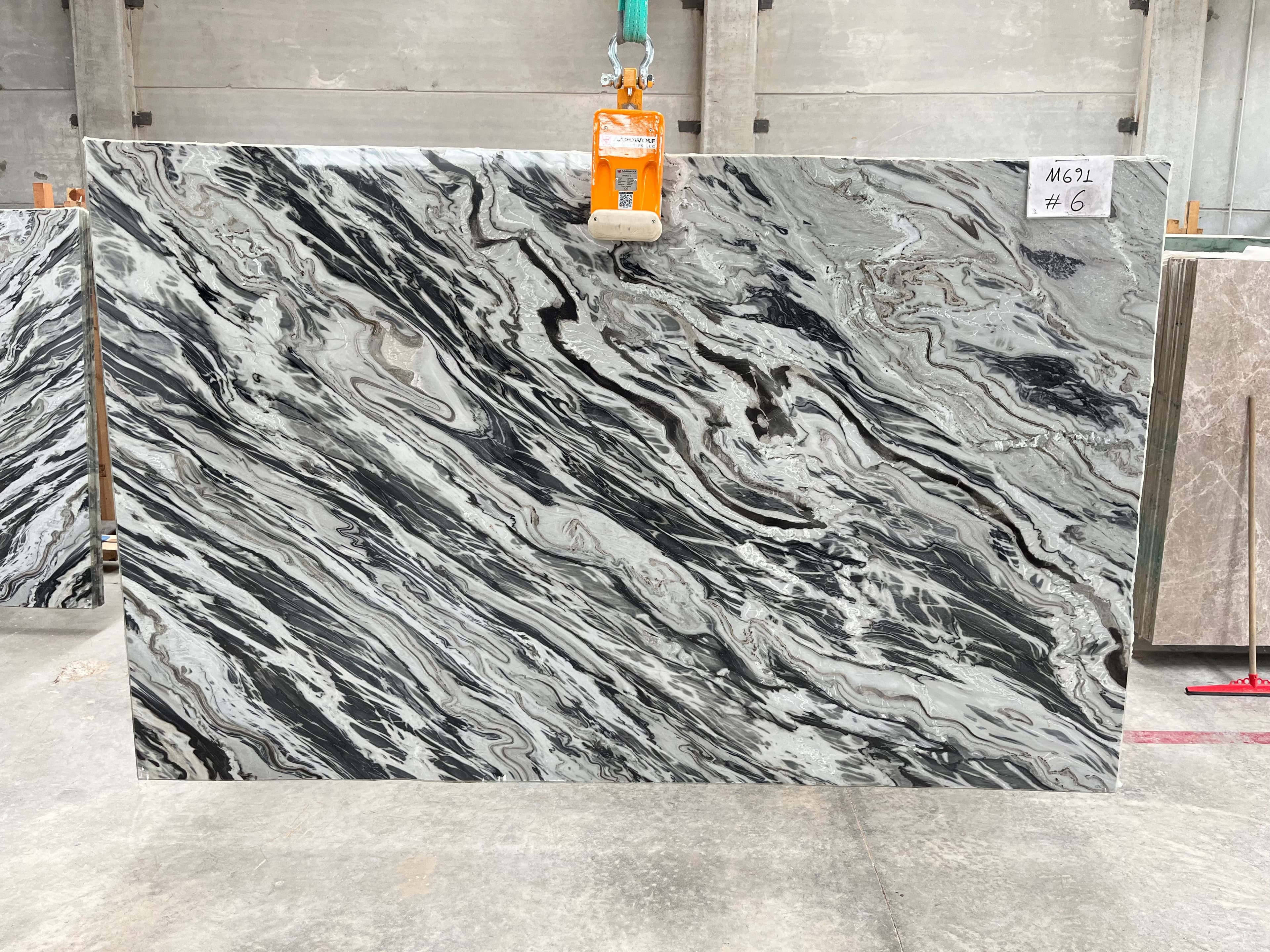 Silver Stream · Select · 168×275×2 cm
