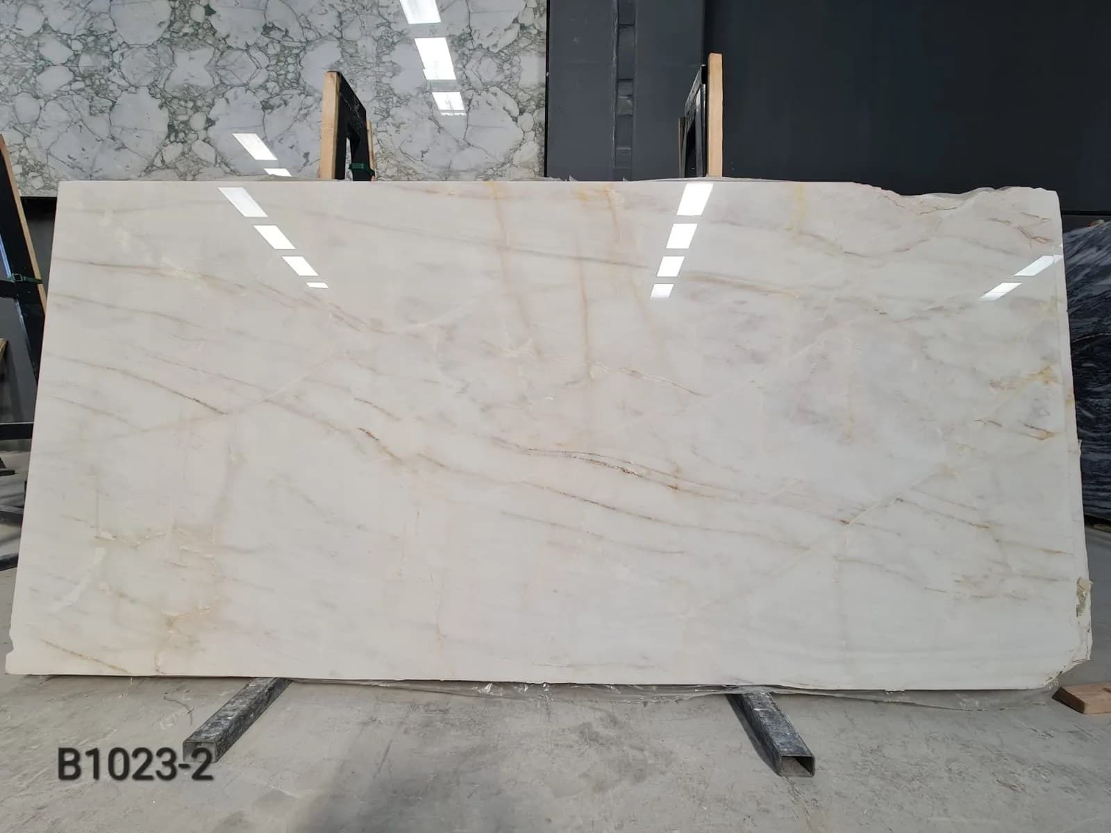 Calacatta Amber · Select