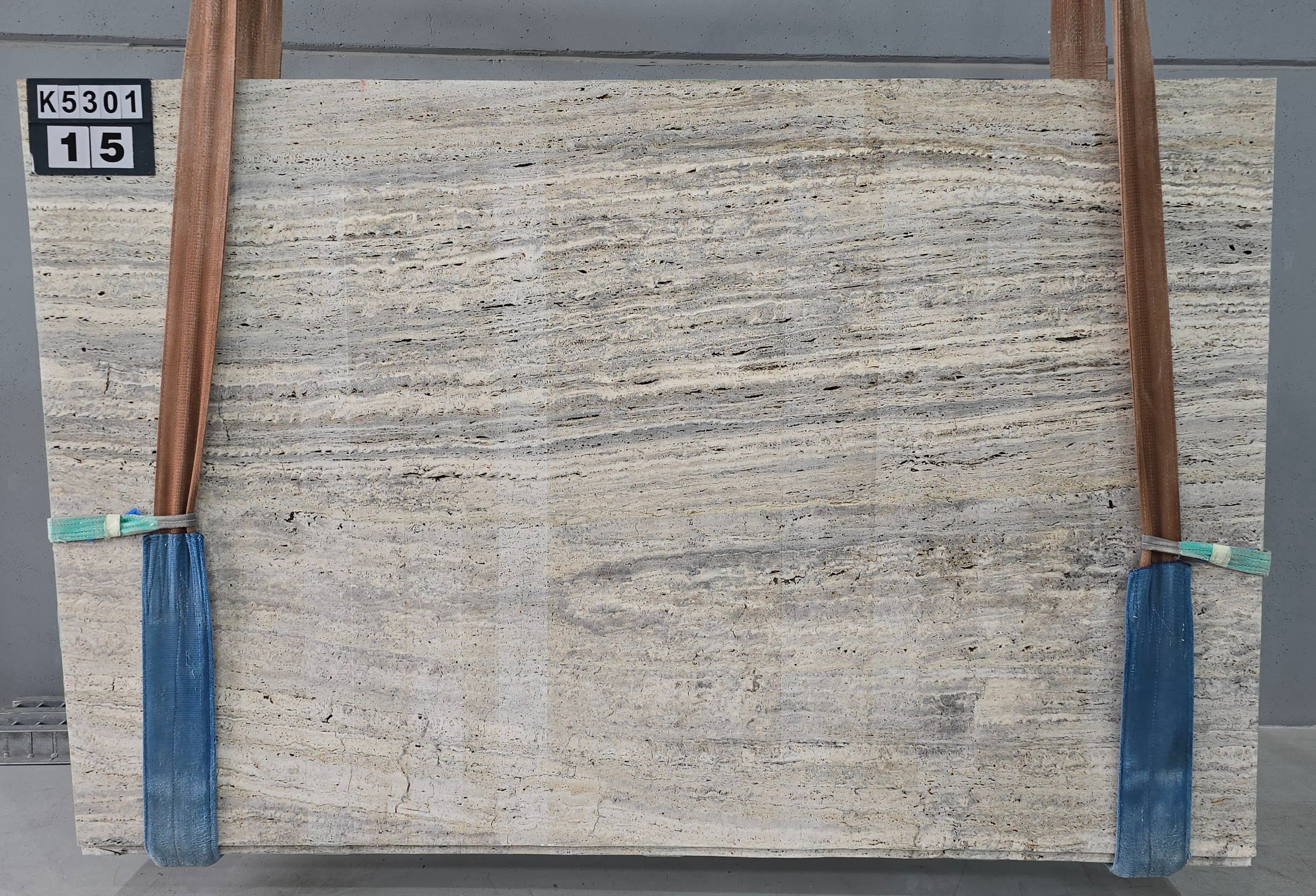 Silver Traverten · Select