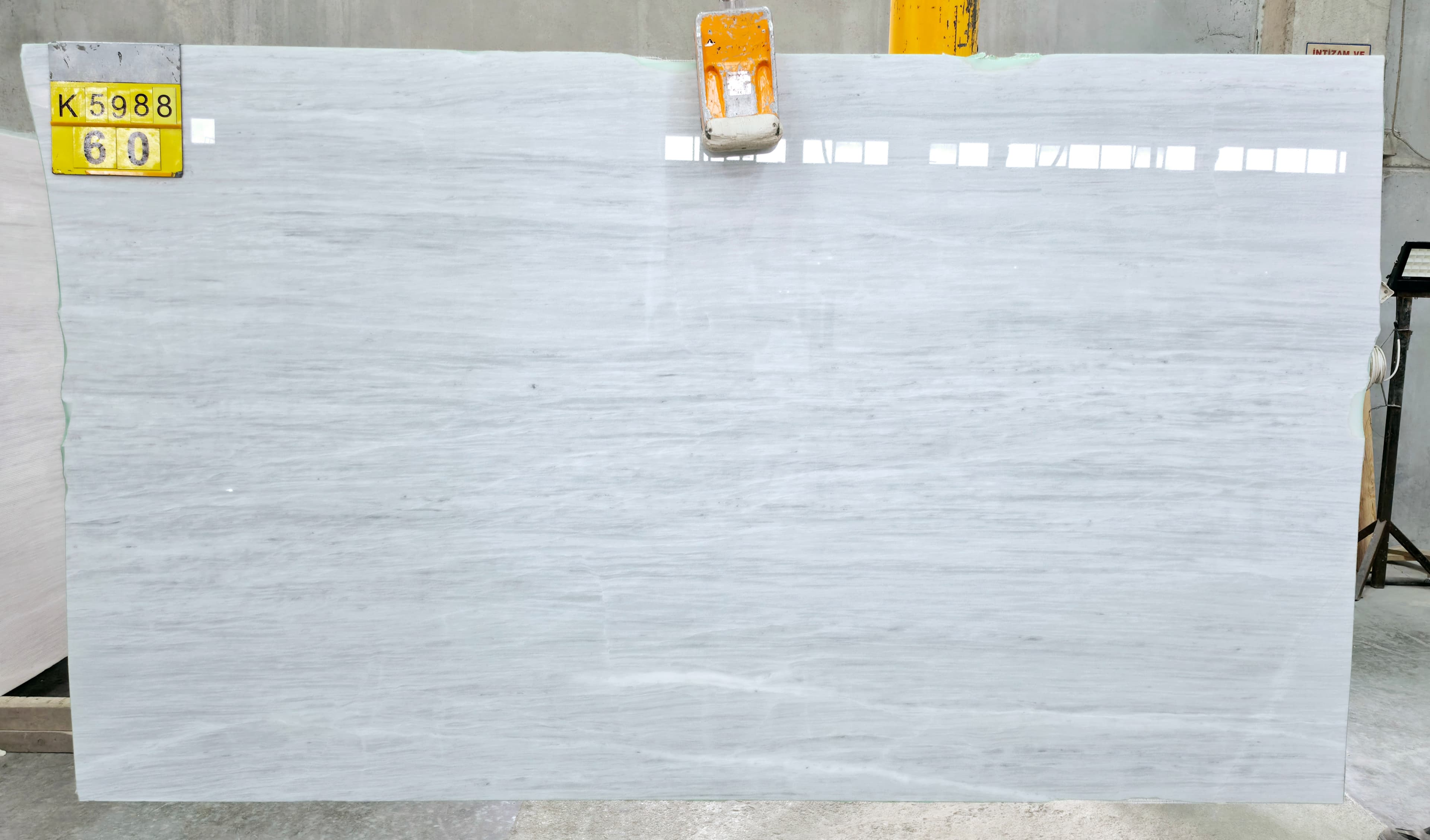 Bianco Nova · Select