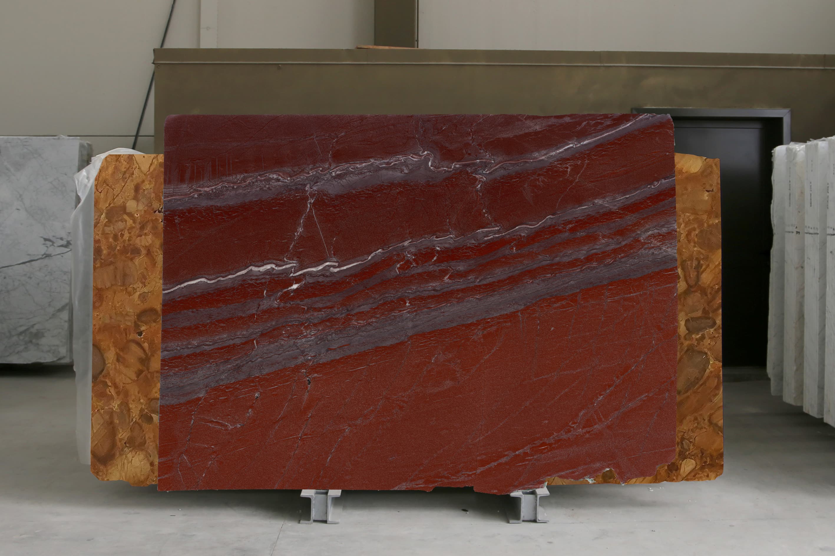 Rosso Laguna · Select