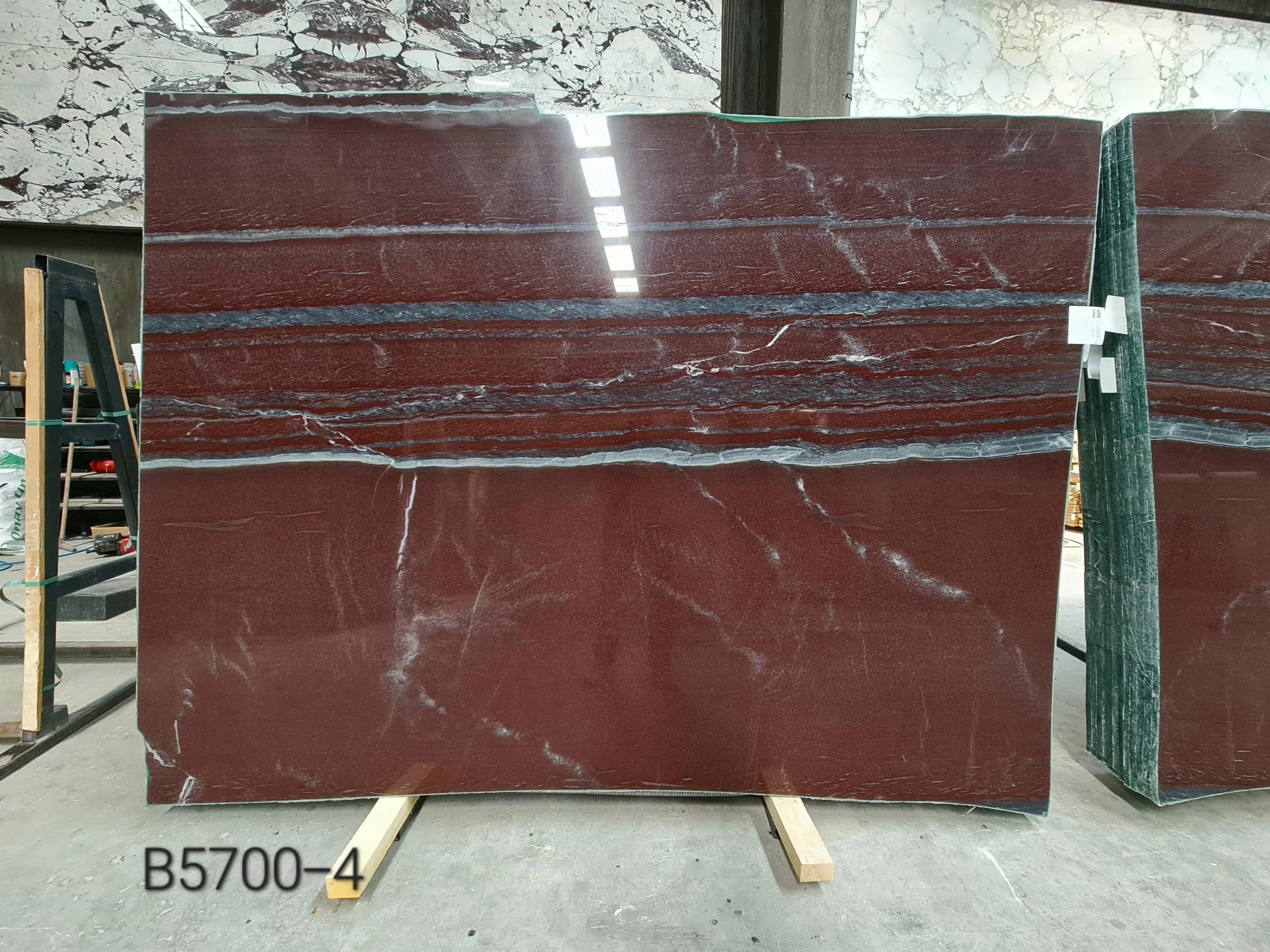 Rosso Laguna · Select · 170×255×2 cm