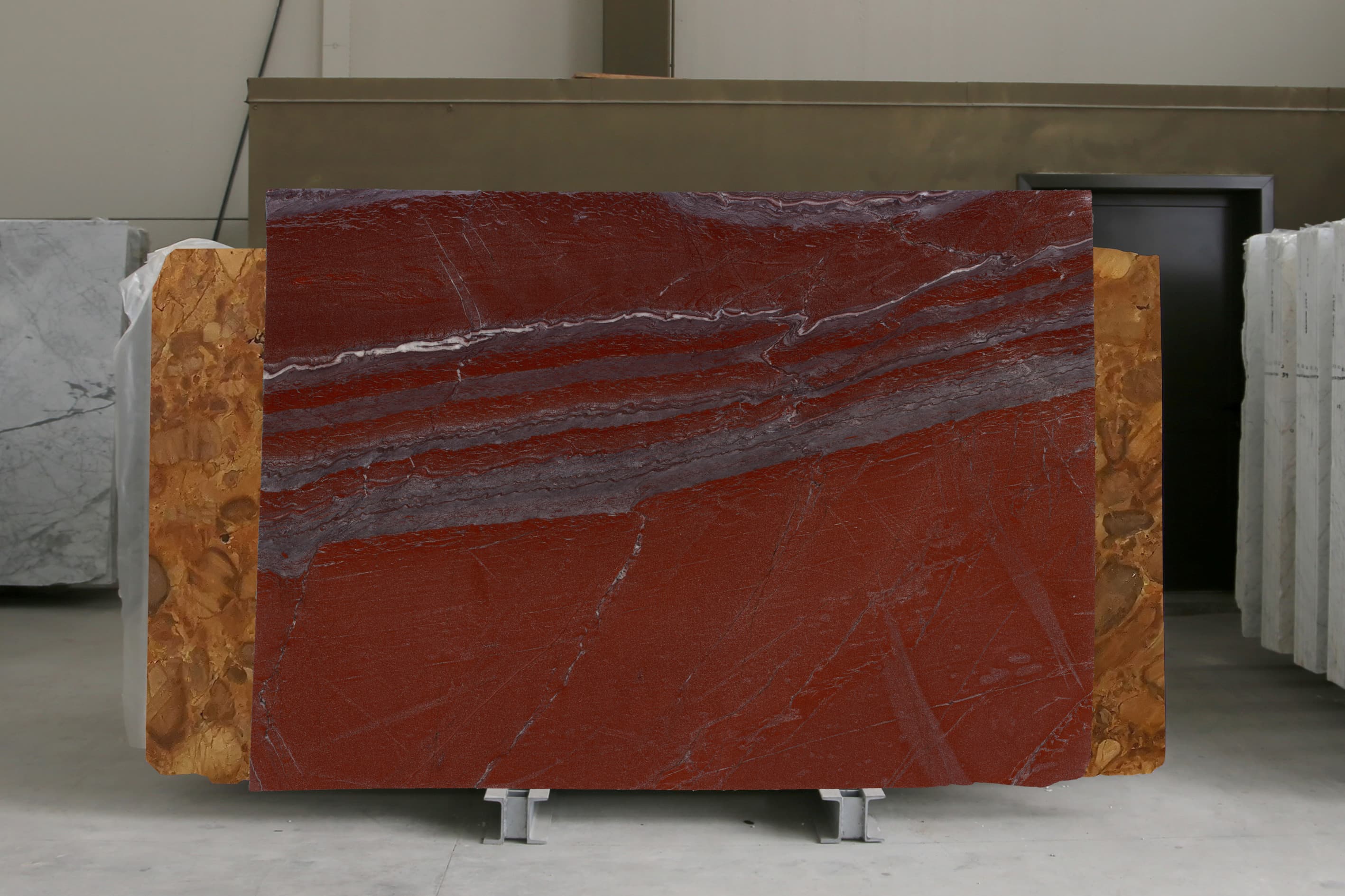 Rosso Laguna · Select