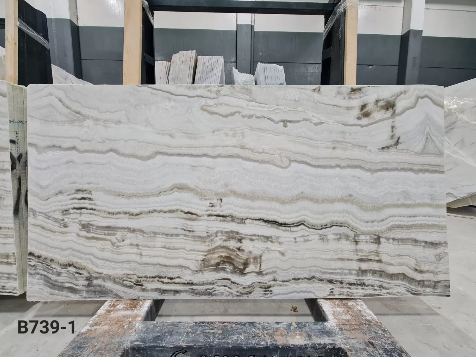White Onyx · Select