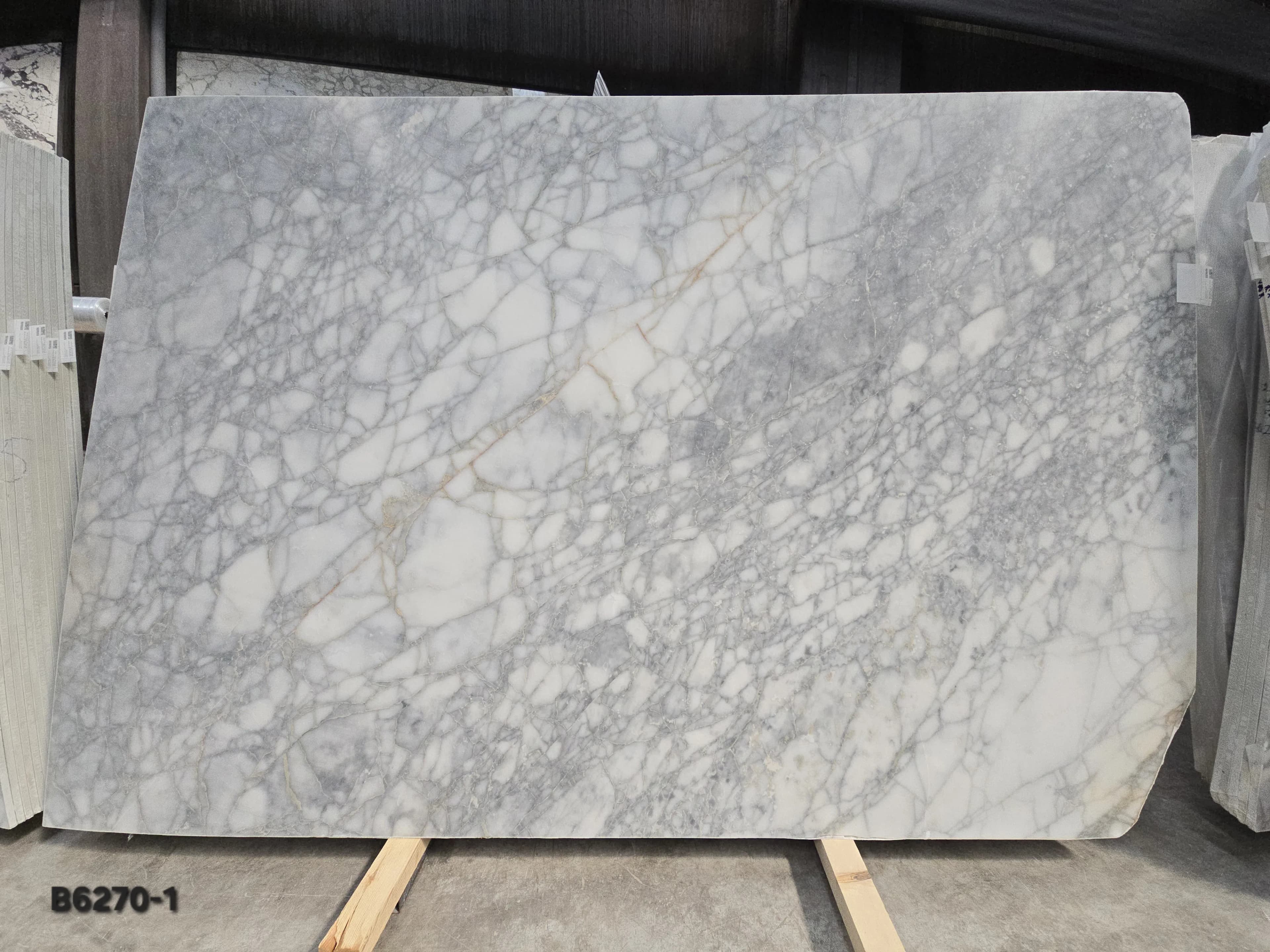 Bianco Venato · Select