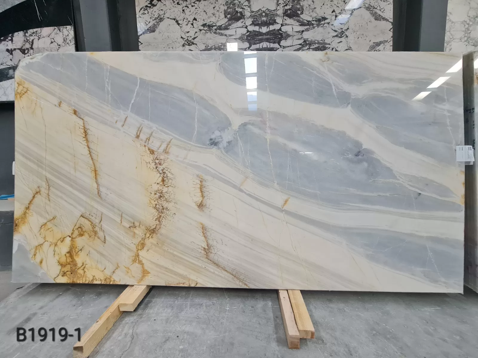 Bianco Allegro · Select