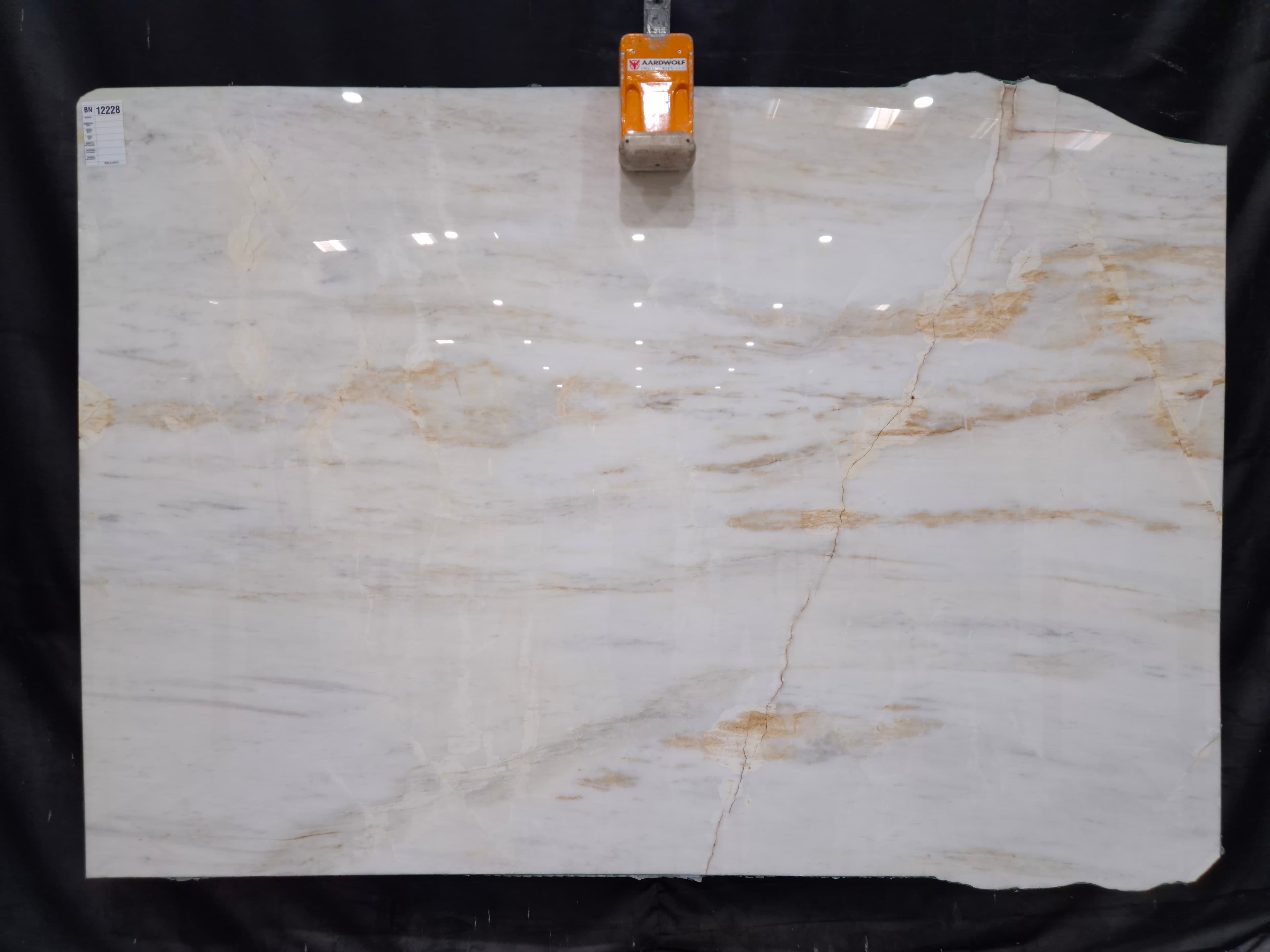 Calacatta Amber · Select