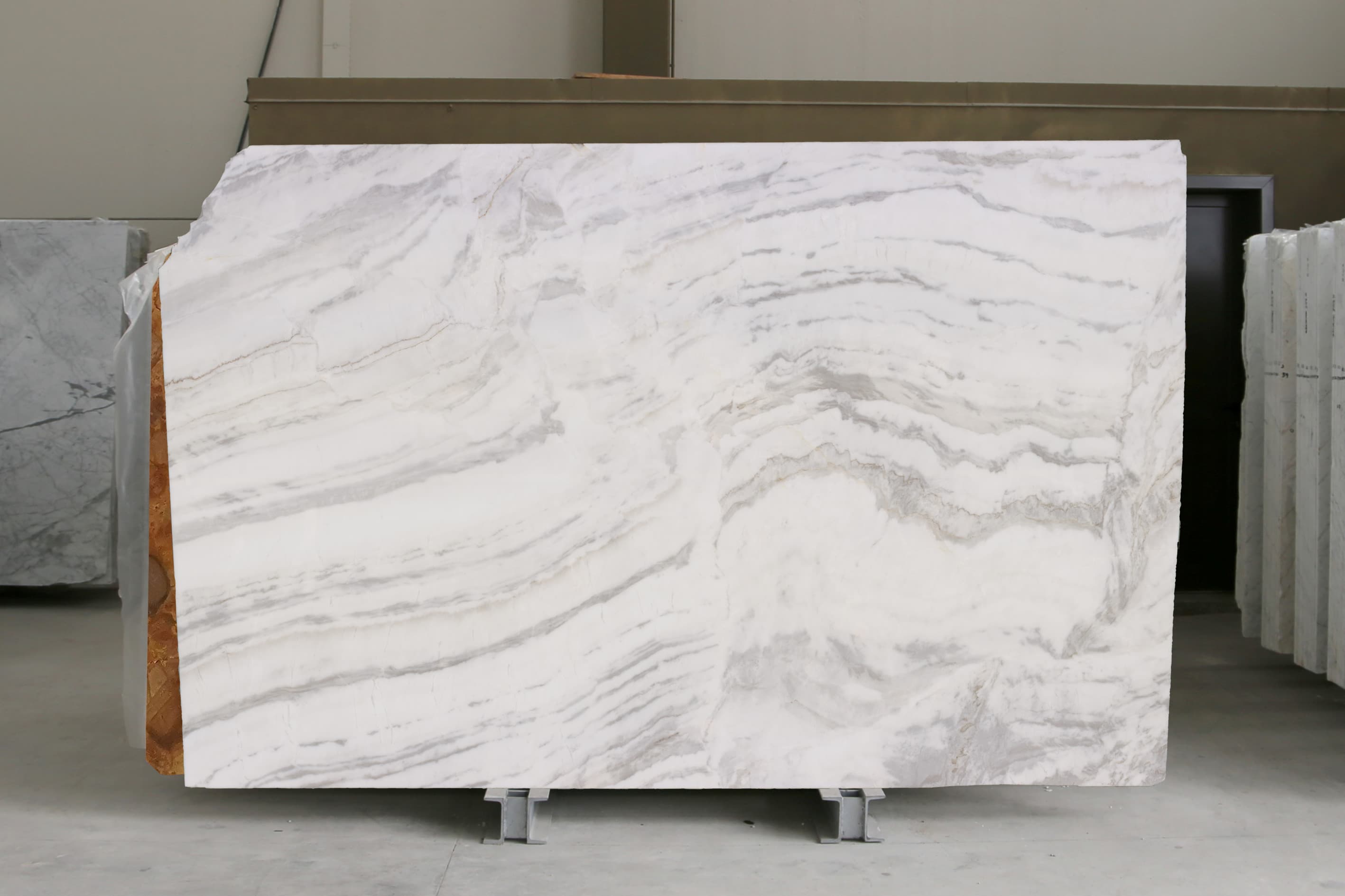 Bianco Dolomite Wavy · Select