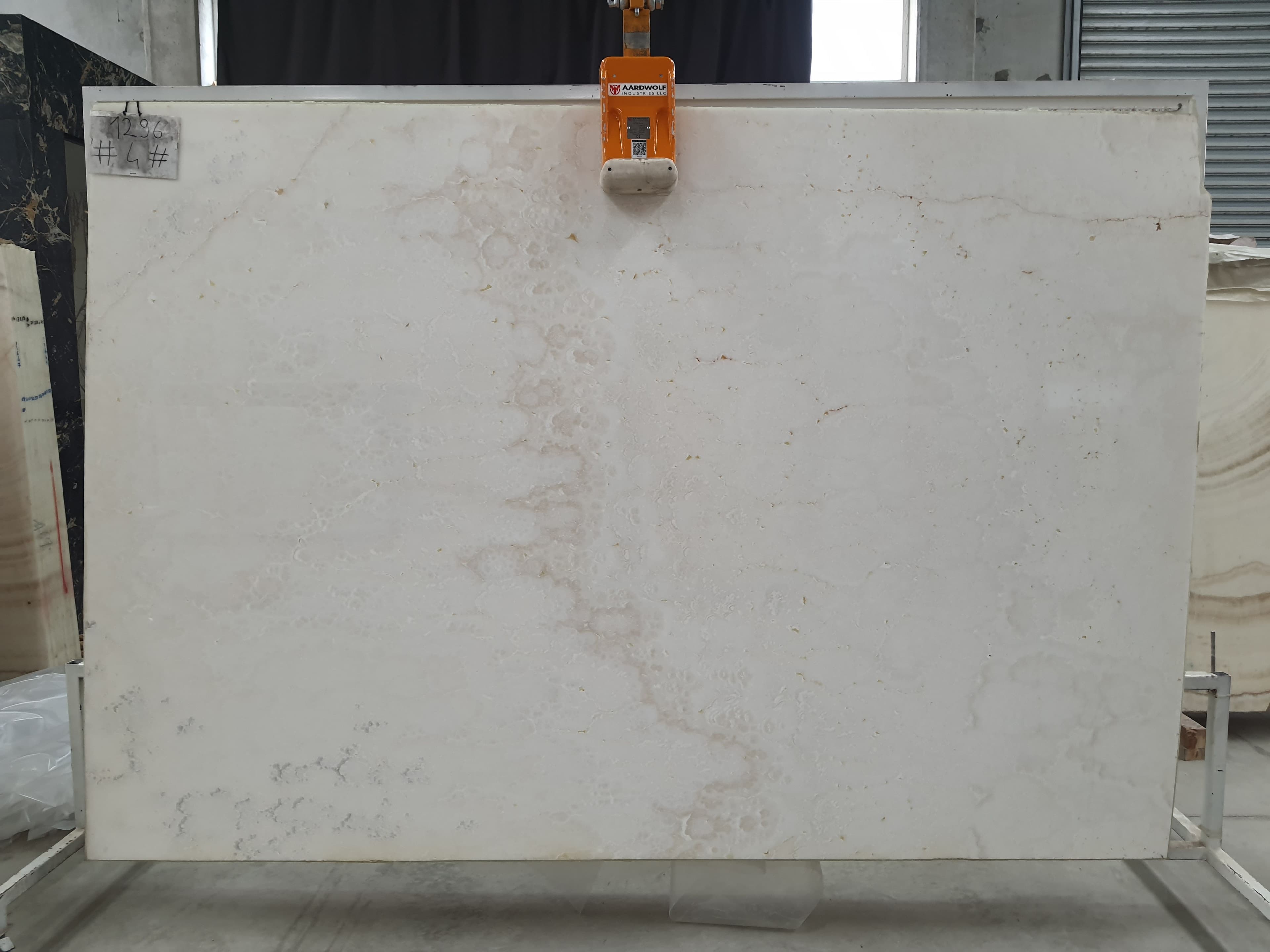 White Onyx · Select