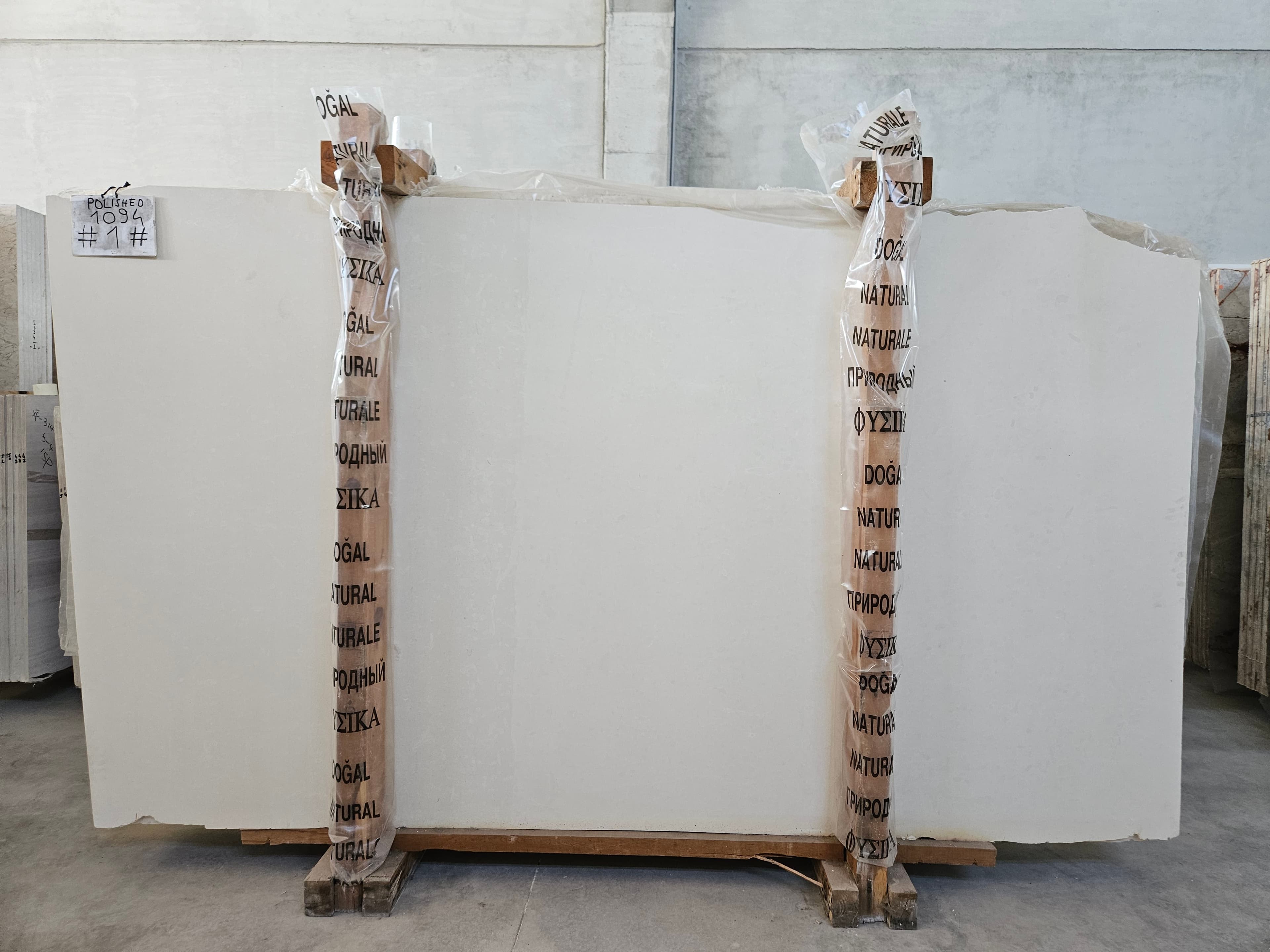 Cloudy White Limestone · Select · 155×290×2 cm