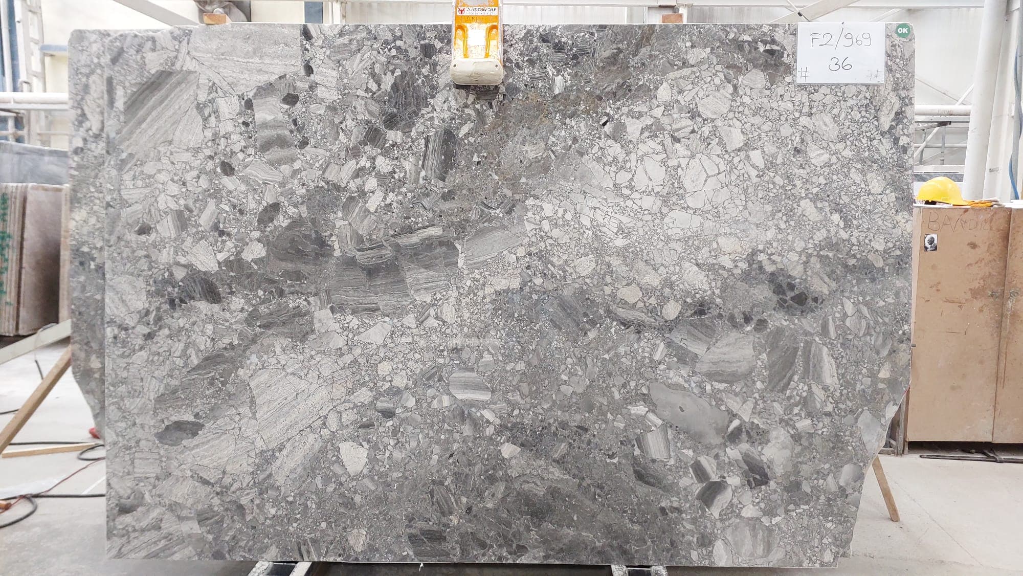 Grigio Superiore · Select