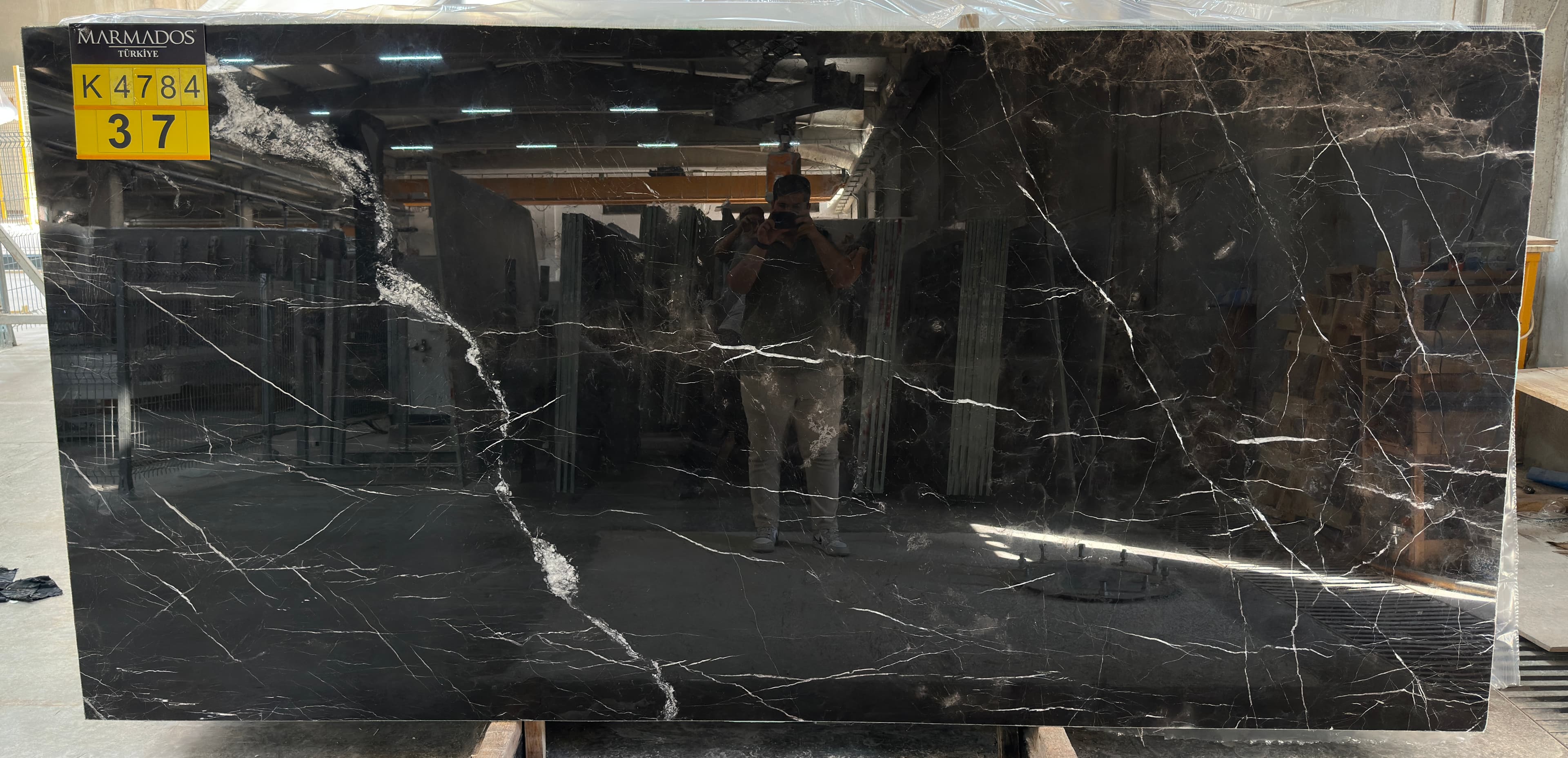 Alexandrette Black · Select · 153×327×2 cm