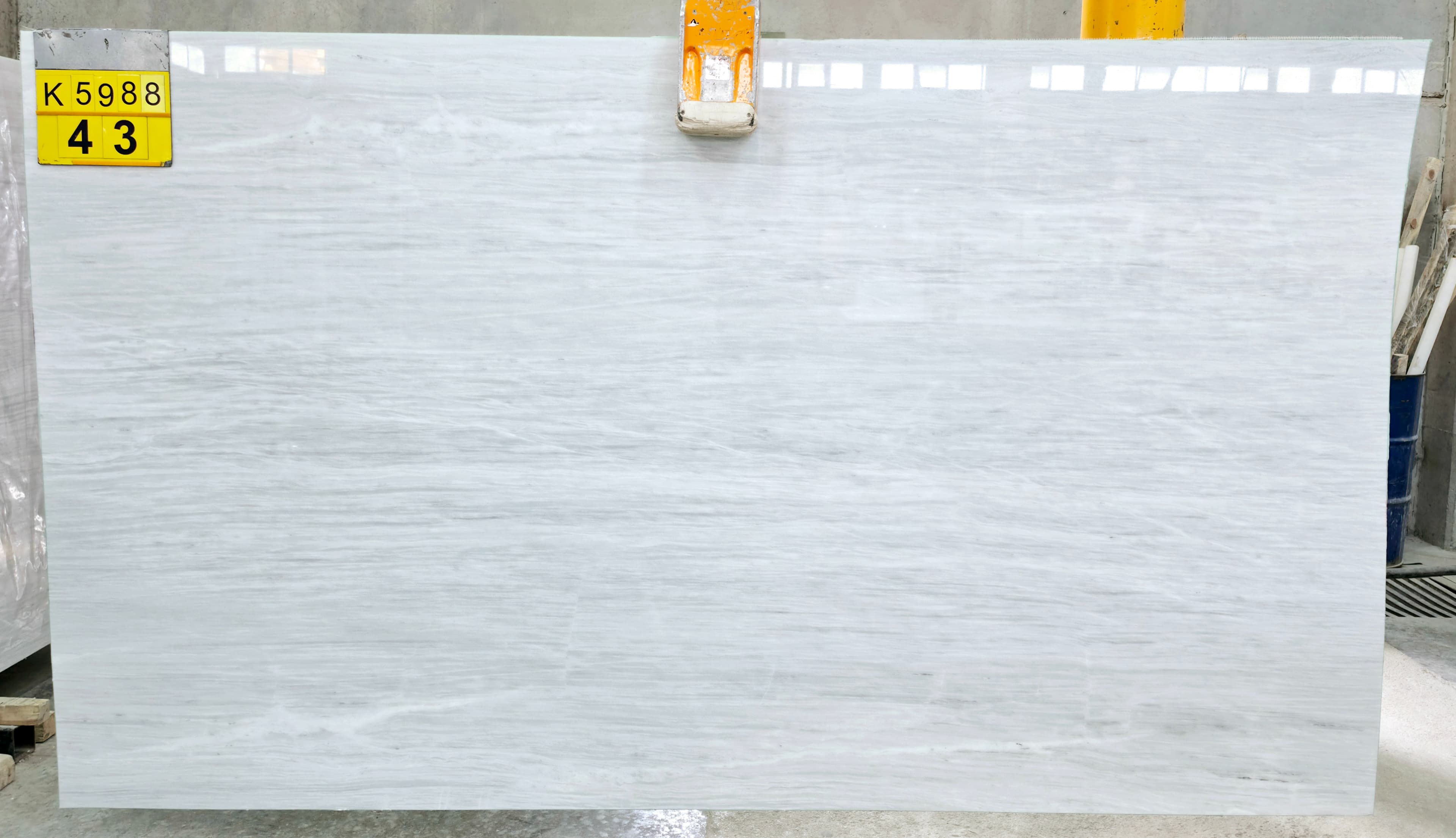 Bianco Nova · Select