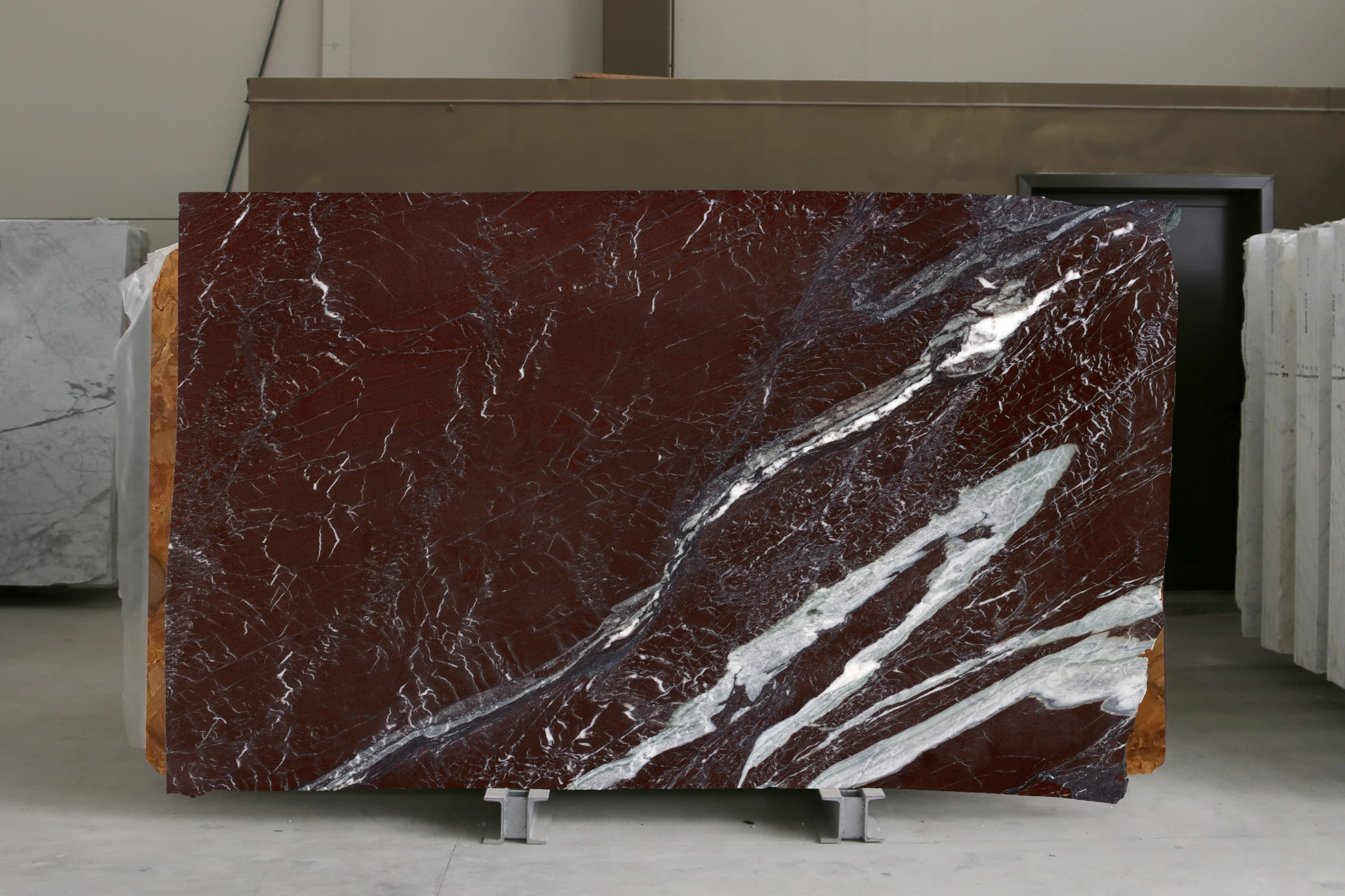 Rosso Laguna · Select
