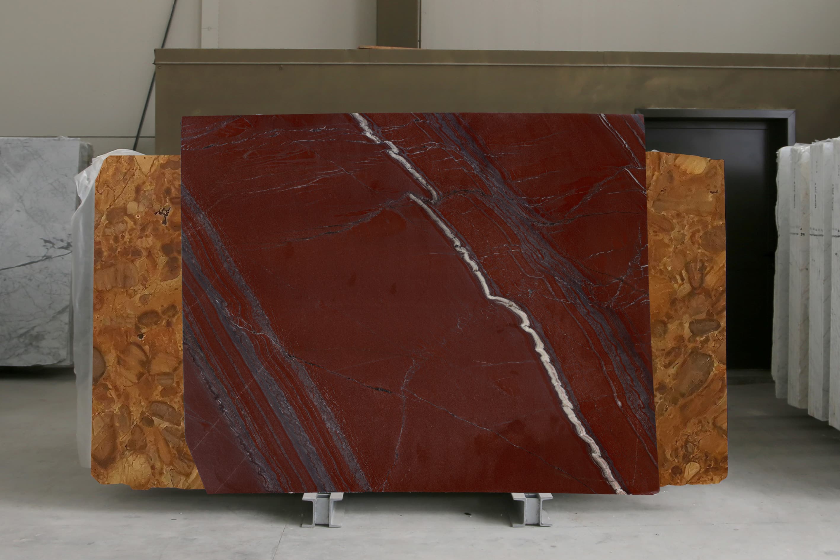 Rosso Laguna · Select